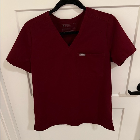 Figs Tops - FIGS Technical Collection Scrub Top Burgundy Short Sleeve Size Small